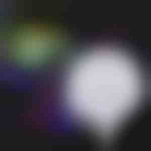 Barevná automaticky rotující LED žárovka | GLOWELLA